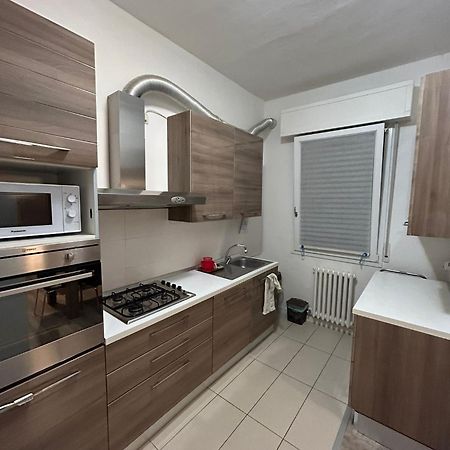 Appartamento In Villetta A 2 Passi Dal Mare E Dal Centro 페자로 외부 사진