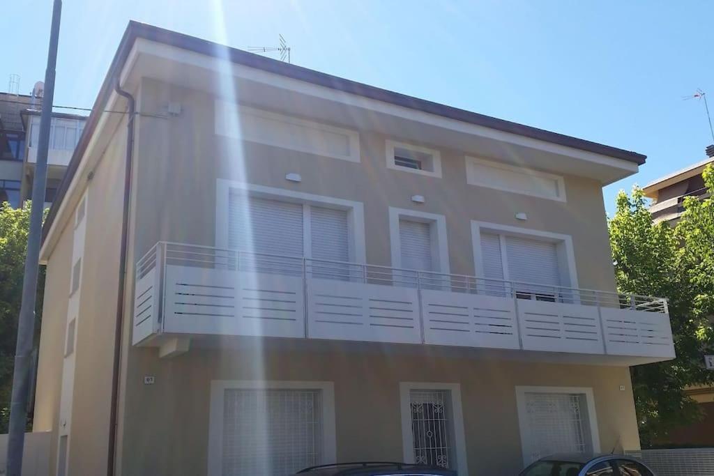 Appartamento In Villetta A 2 Passi Dal Mare E Dal Centro 페자로 외부 사진